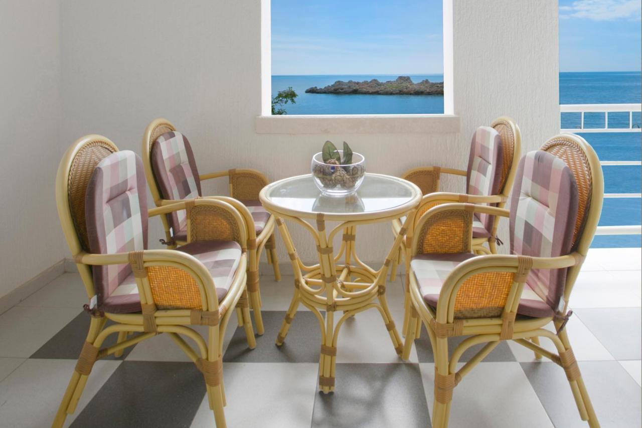 Royal Holiday Apartments Sveti Stefan Exterior photo