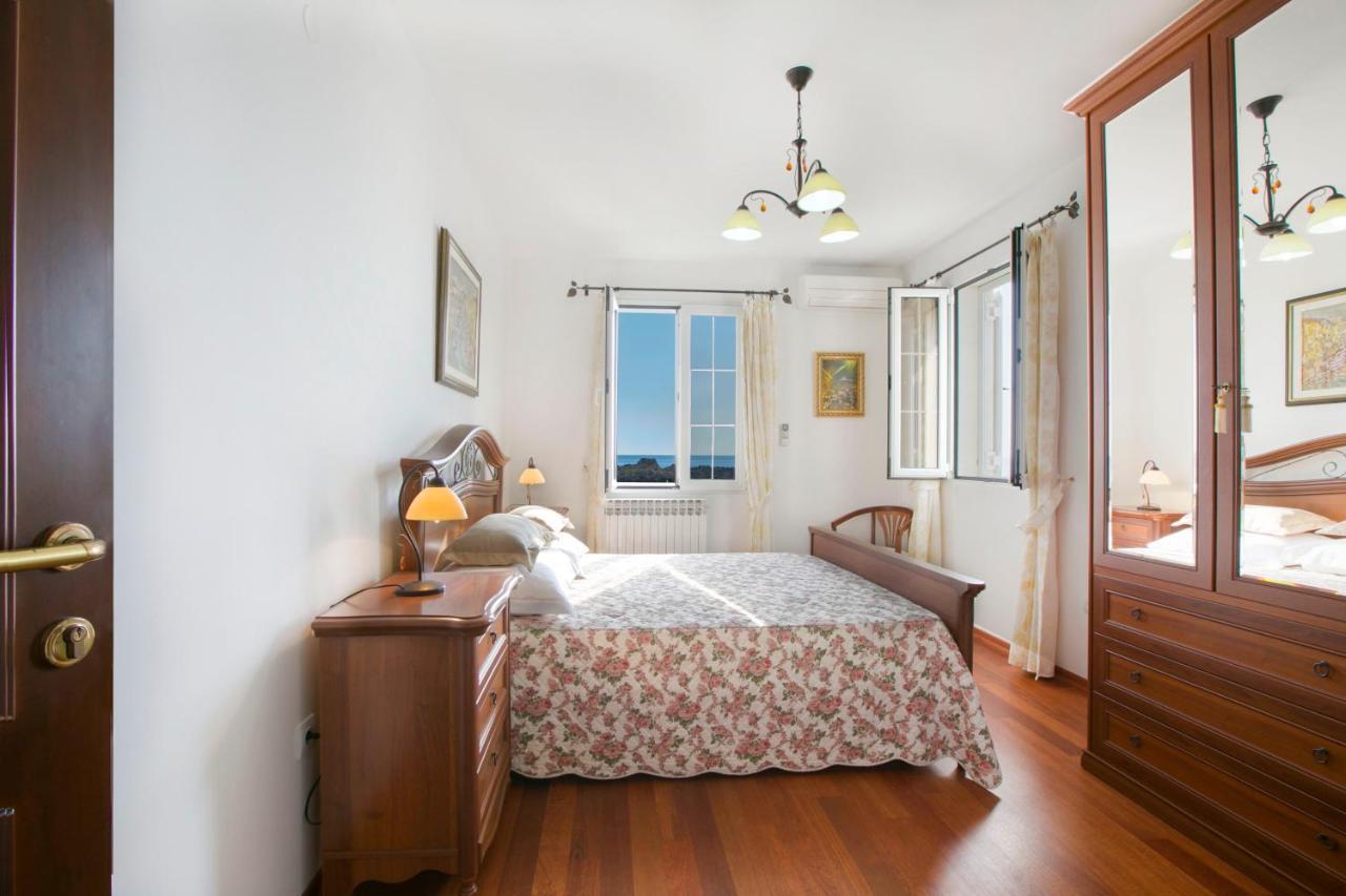 Royal Holiday Apartments Sveti Stefan Exterior photo
